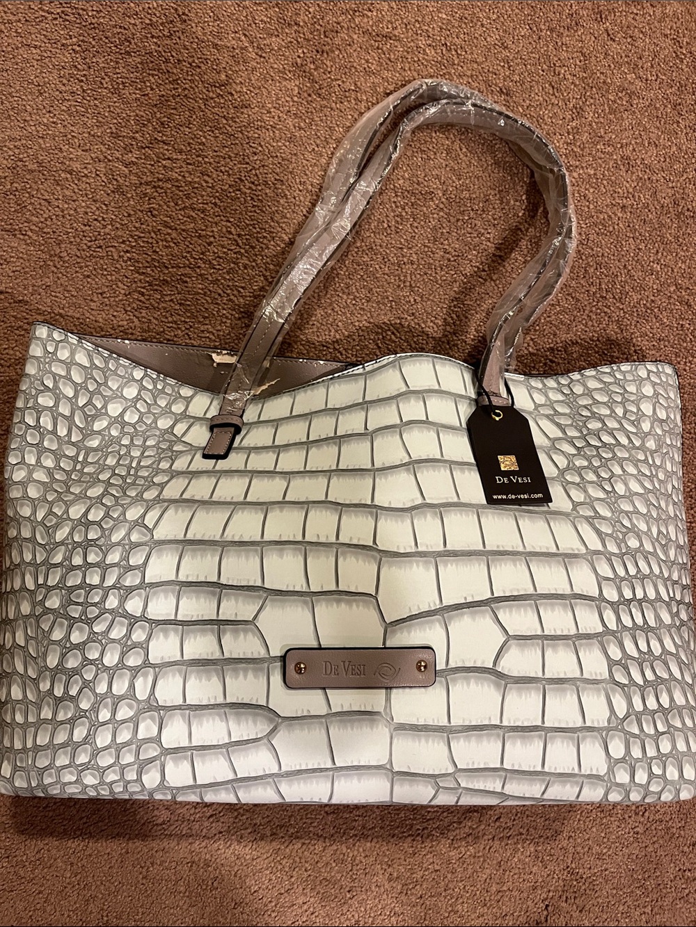 De Vesi vegan leather tote light green /gray faux alligator NWT